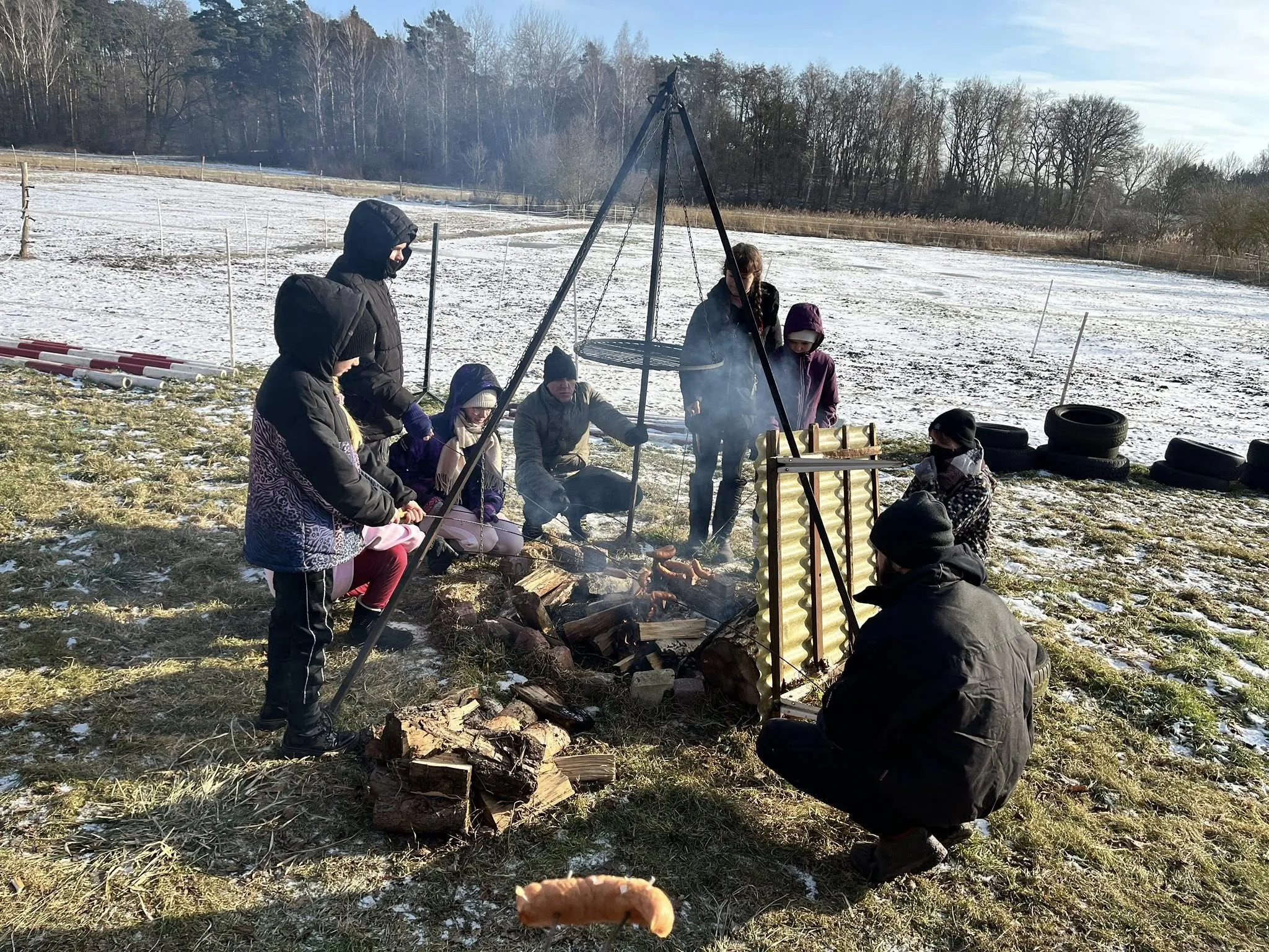 Zimowe ognisko po jeździe
